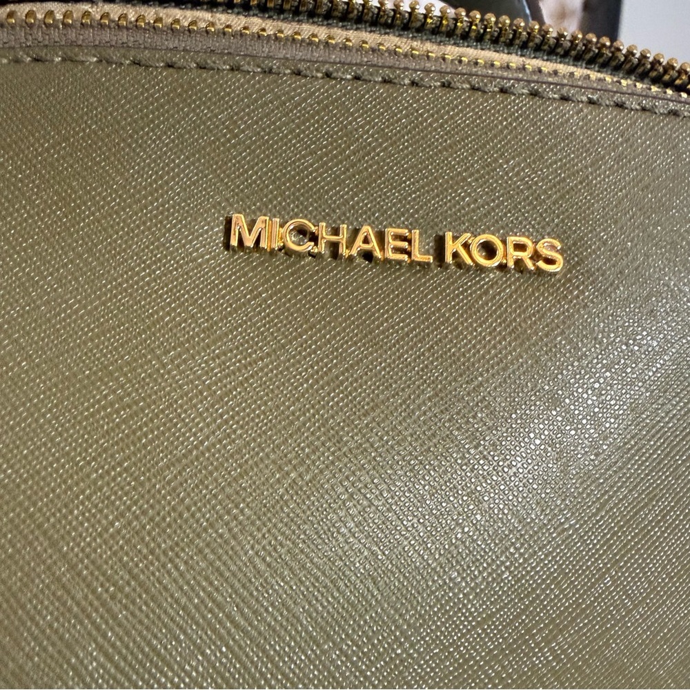 Michael Kors Olive Backpack, rare find, sold out everywhere. NWOT - Picture 6 of 9